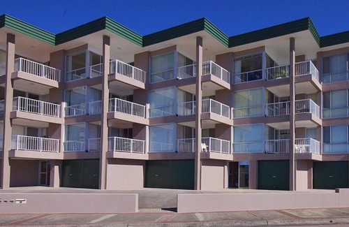 The Entrance Apartment | Dolphin Court 6 - Waterviews