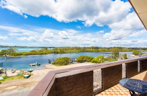 Tuncurry Apartment | Dolphin Place 05