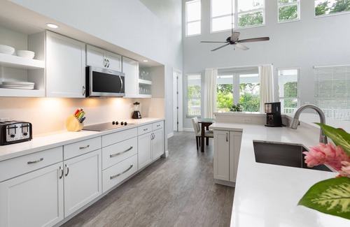 Key Largo Hotel | Dolphin Point Villas