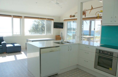 Woolgoolga House | Dolphin's Moon on Pollack