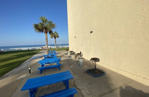 Thomas Drive Condo | Dolphin View Escapade