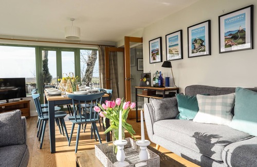 Brynsiencyn Cottage | Dolwaenydd