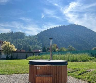 Liptovsky Jan Apartment | Domček pod Vežami s vírivkou a grilom, pri termálnom kúpalisku