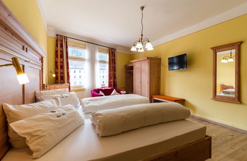 St. Blasien Hotel | Dom Hotel