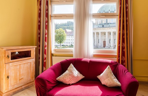 St. Blasien Hotel | Dom Hotel