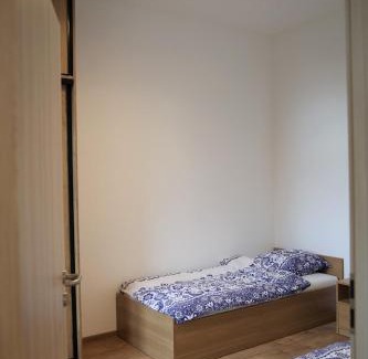Jelenia Gora Apartment | Dom Studenta Pod Jelonkiem