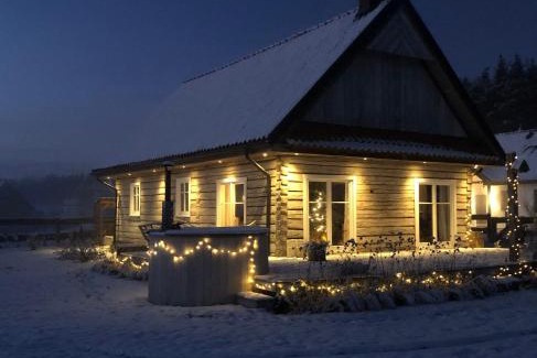 Szemud House | Dom z Bieszczad na Kaszubach - całoroczny dom z balią ogrodową