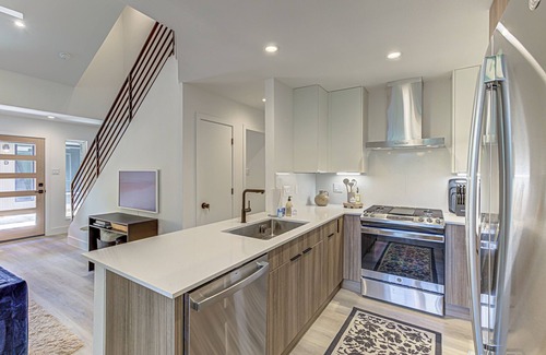 Quail Hollow Condo | Domain Luxe Loft – Elegant 2 BDR