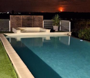 Servian House | "Domaine 1902"piscine,billard,boulodrome,14 pers