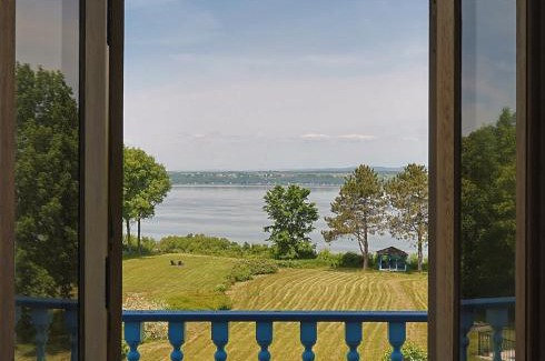 Saint Antoine de Tilly Villa | Domaine Solis Ancestral Chateau River View Pet-Friendly
