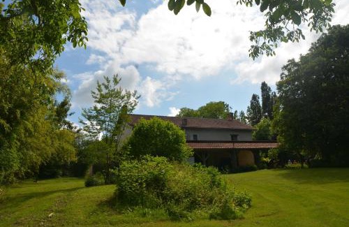 Usson-du-Poitou House | Domaine d azac