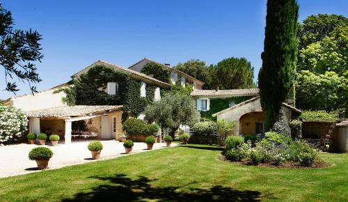 Robion Bed & Breakfast | Domaine de Canfier, maison d'hôtes