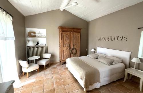 Robion Bed & Breakfast | Domaine de Canfier, maison d'hôtes