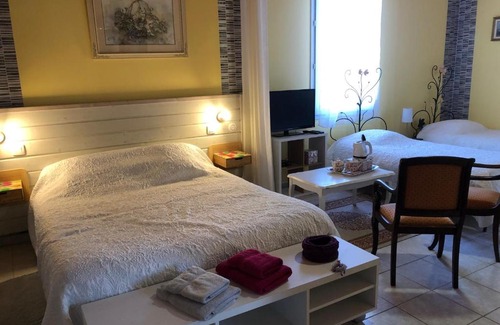 Castelsarrasin House | Domaine de l'île - Gîtes et chambres d'hôtes