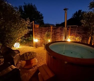 Vitrey-sur-Mance Apartment | Domaine de la Mance - Maisonnette avec cheminée