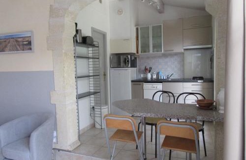 Galargues House | Domaine du bois gîte Bleuette