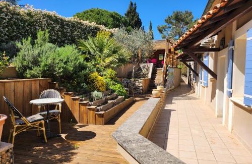 Saint-Saturnin-les-Avignon Bed & Breakfast | Domaine Les Gendalis