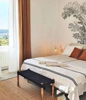 Montcuq Bed & Breakfast | Domaine Lapèze
