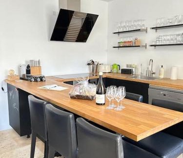 Meursault House | Domaine Paulette, Maison Blanche