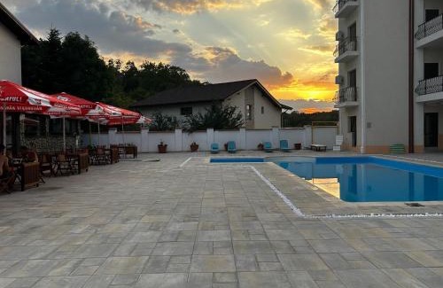 Peris Hotel | Domeniul Scrovistea - cazare si evenimente