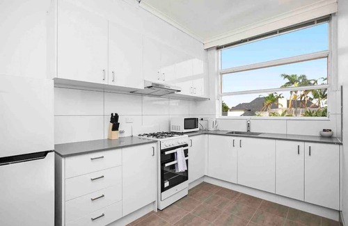 Caulfield North Apartment | Domi Rentals - The Meadow Gardens