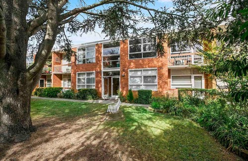 Caulfield North Apartment | Domi Rentals - The Meadow Gardens