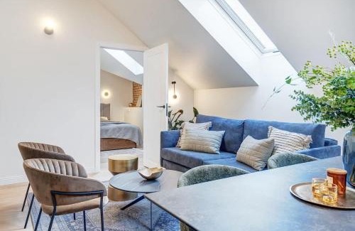 Old Town Apartment | Domillion oldtown new 5bdr 3bath apt P492a