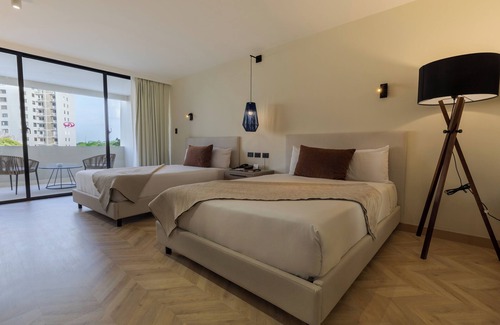 Los Cacicazgos Hotel | Dominican Fiesta Hotel