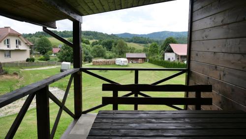 Czarna House | Domki Bieszczadzka Polana