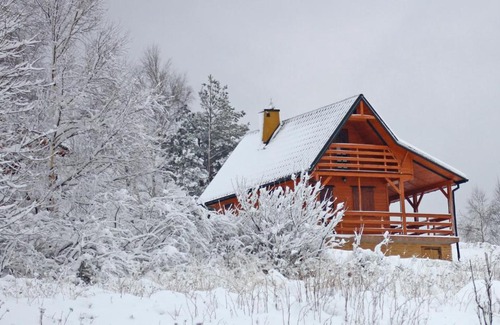 Czarnorzeki Ski Chalet | Domki Drewniane Królewska Góra