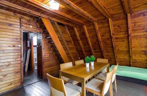 Steszew Resort | Domki jak PRLu w Camp LIPNO
