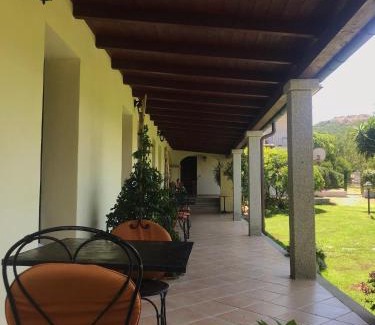 Loiri Porto San Paolo Bed & Breakfast | Domo Minnannu Miriu