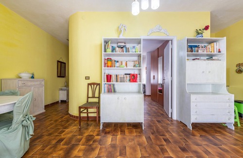 Gonnesa Apartment | Domu de Mari with Terrace, Balcony, Wi-Fi & Air Conditioning