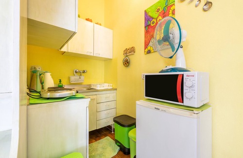 Gonnesa Apartment | Domu de Mari with Terrace, Balcony, Wi-Fi & Air Conditioning