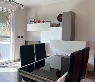 Centro Commerciale Apartment | Domu Mari