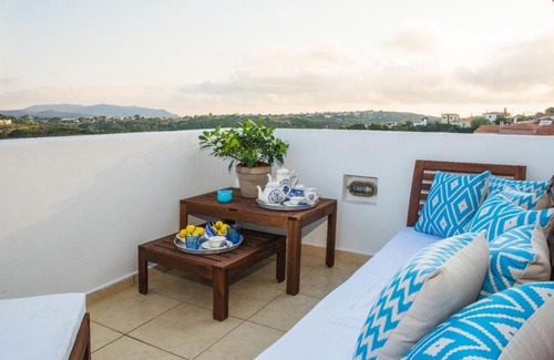 Kithira House | Domus Arch Suites