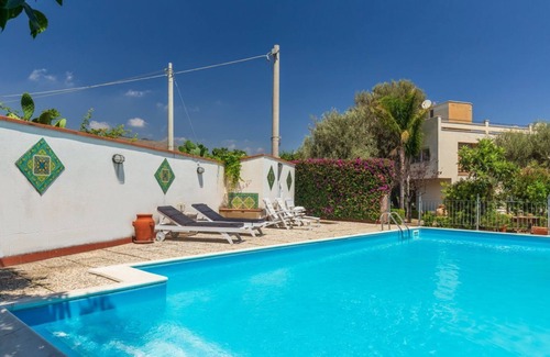 Palermo Villa | Domus Sicily - Luxury villa with pool and patios just 4km from the city center.