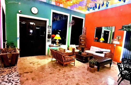 Monterrey Apartment | don johnnys 05