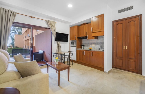 Puerto de la Duquesa Apartment | Don Juan Beach Resort