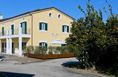 Capua Bed & Breakfast | DON PEPPE ROOMS : Villaggio Green