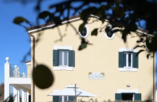 Capua Bed & Breakfast | DON PEPPE ROOMS : Villaggio Green
