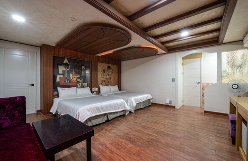 Donghae Hotel | Donghae Pig