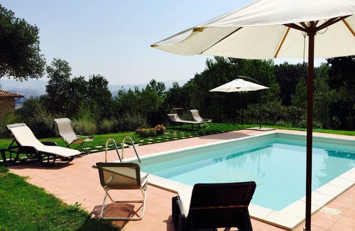 Todi House | Donna Giselda: apartment for 4 people with garden and swimming pool