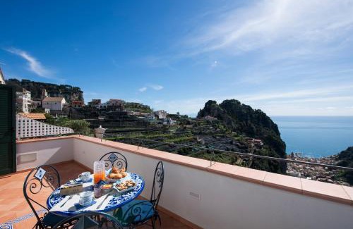 Pontone House | Donna Luisa Suites 19 Amalfi view - free parking