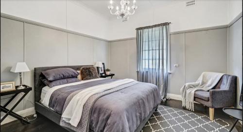 Tenterfield House | "Donnelly House"