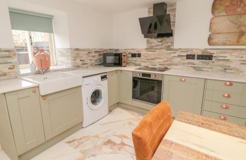 Beadnell House | Donni Hall Cottage