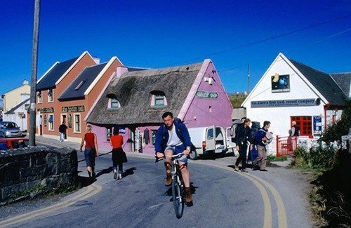 Doolin Hotel | Doolin Village Bungalow 10 - a bungalow that sleeps 6 guests in 3 bedrooms