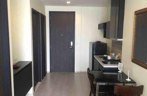 Sukhumvit Apartment | Doorstep BTS Sukhumvit Line + Wifi