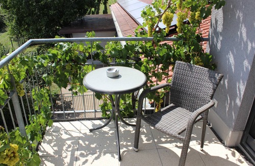 Lehrensteinsfeld Apartment | Doppelzimmer 1/1 - Gästehaus Zum Wolffenturm