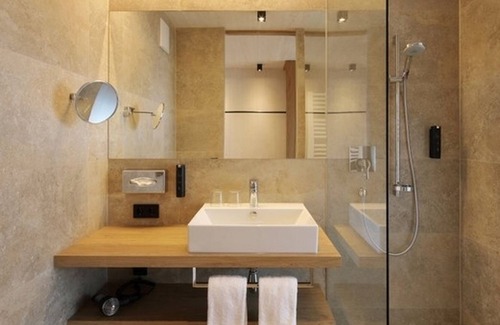 Noerdlingen Apartment | Doppelzimmer Classic 21,5 qm mit Dusche und WC